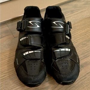 Serfas Women Spin Shoes size 7.5